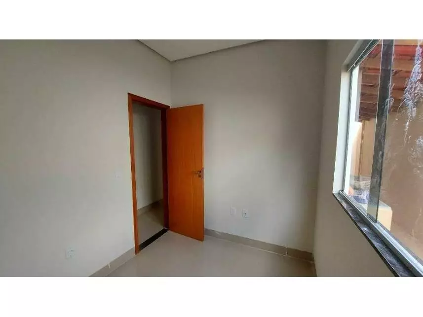 Casa à venda em leilão - leilão extrajudicial - Montes Claros MG - lance mínimo R$ 154.000