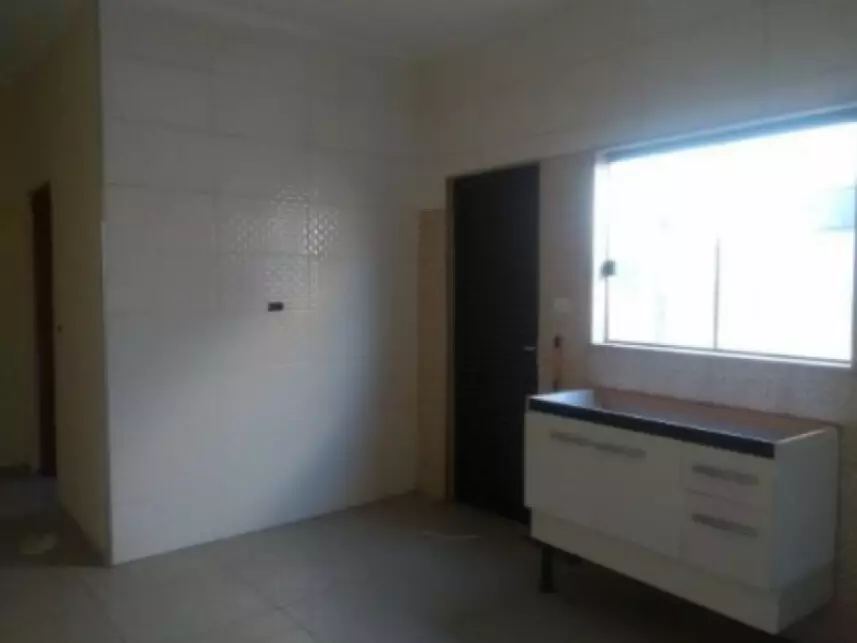 Casa à venda em leilão - leilão extrajudicial - Jacareí SP - lance mínimo R$ 200.000