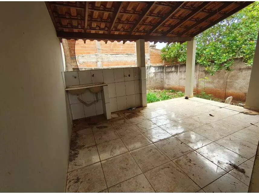 Casa à venda em leilão - leilão extrajudicial - Ituiutaba MG - lance mínimo R$ 204.300