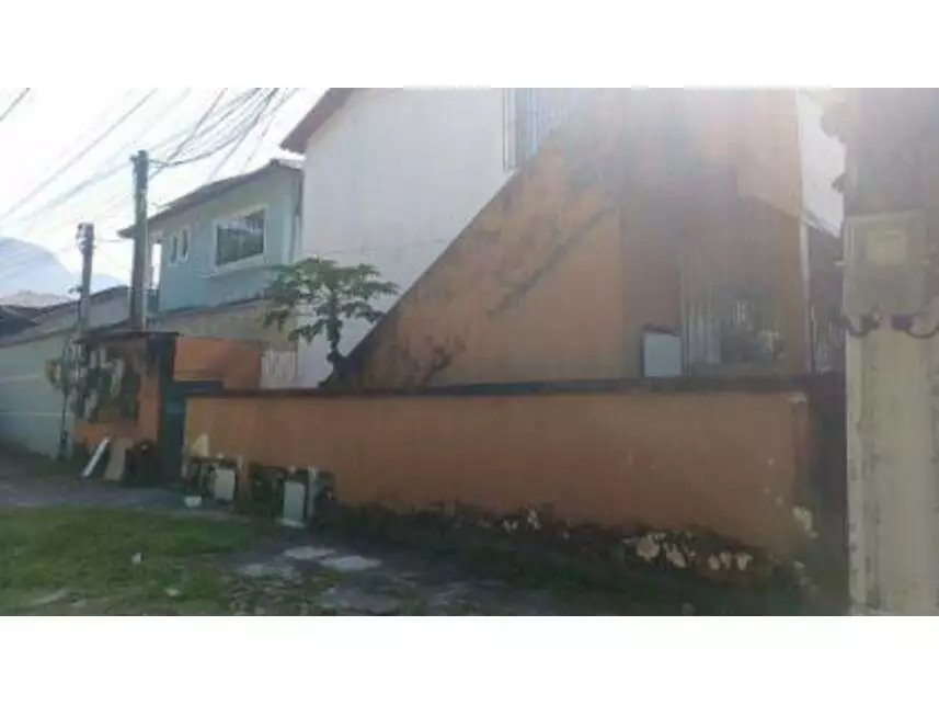 Casa à venda em leilão - leilão extrajudicial - Guapimirim RJ - lance mínimo R$ 181.640
