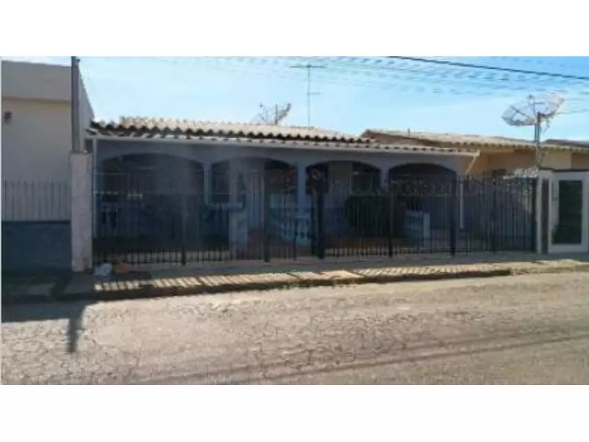 Casa à venda em leilão - leilão extrajudicial - Três Corações MG - lance mínimo R$ 528.960