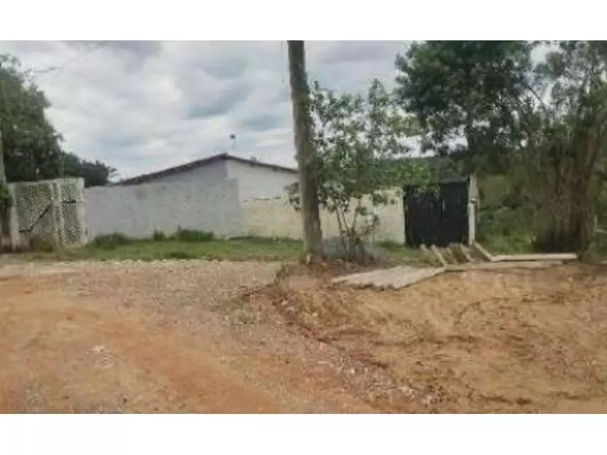 Casa à venda em leilão - leilão extrajudicial - Capela do Alto SP - lance mínimo R$ 508.083