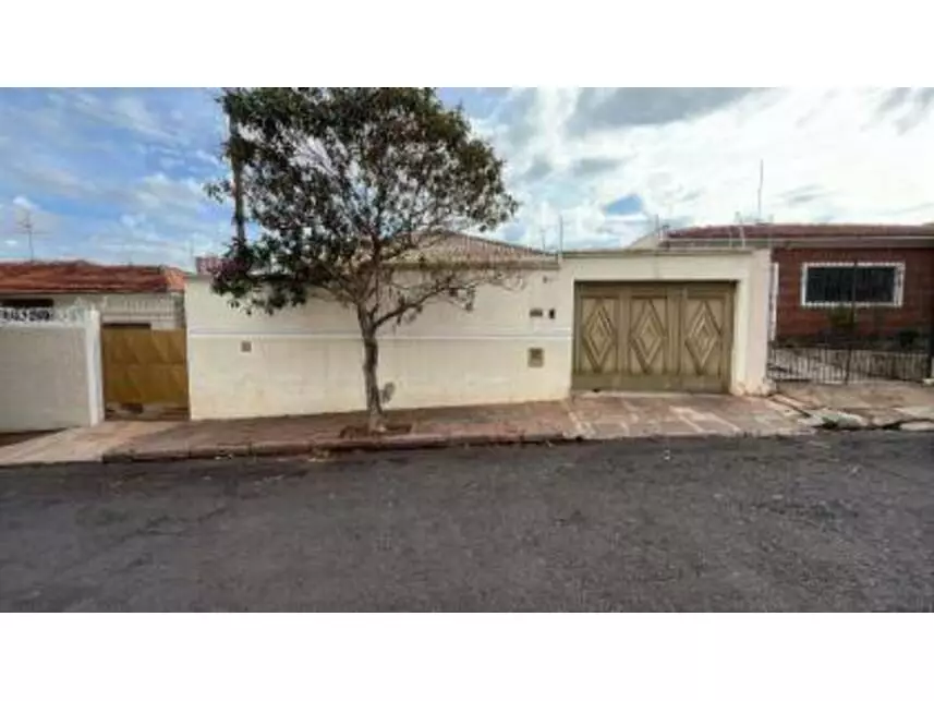 Casa à venda em leilão - leilão extrajudicial - Araraquara SP - lance mínimo R$ 259.160