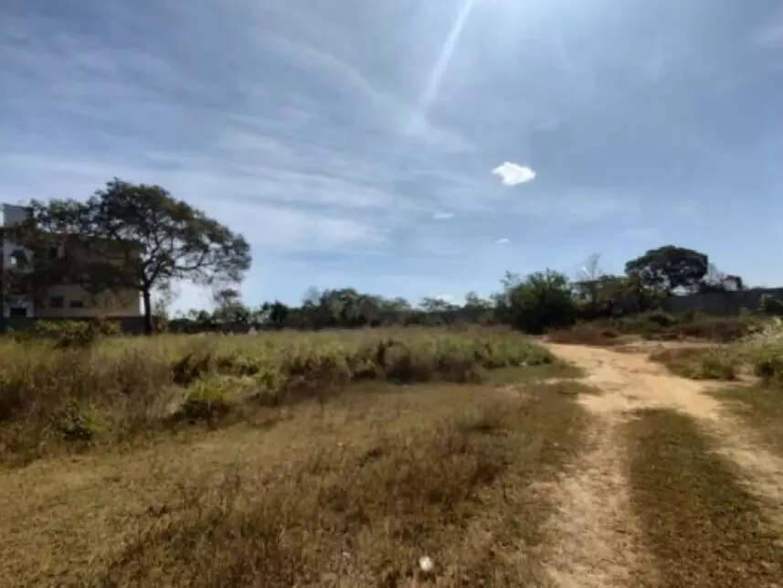 Terreno à venda em leilão - leilão extrajudicial - Unaí MG - lance mínimo R$ 418.000