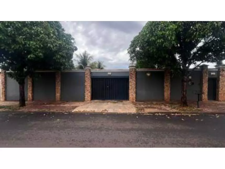 Casa à venda em leilão - leilão extrajudicial - Barretos SP - lance mínimo R$ 1.011.560