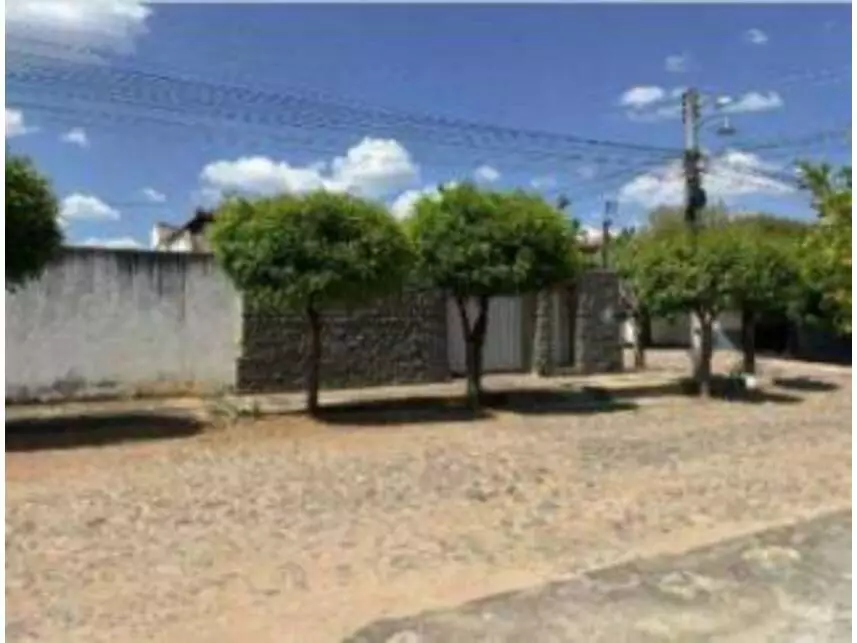 Casa à venda em leilão - leilão extrajudicial - Crateús CE - lance mínimo R$ 190.000