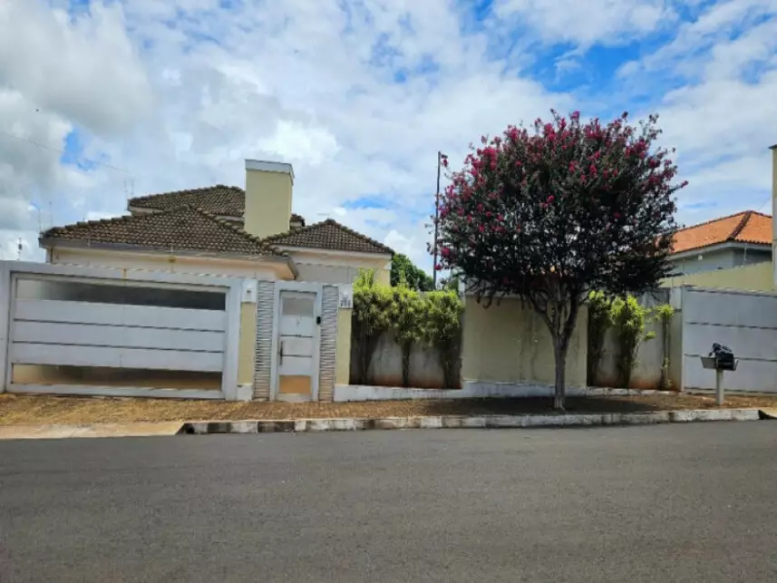 Casa à venda em leilão - leilão extrajudicial - Piacatu SP - lance mínimo R$ 1.300.000