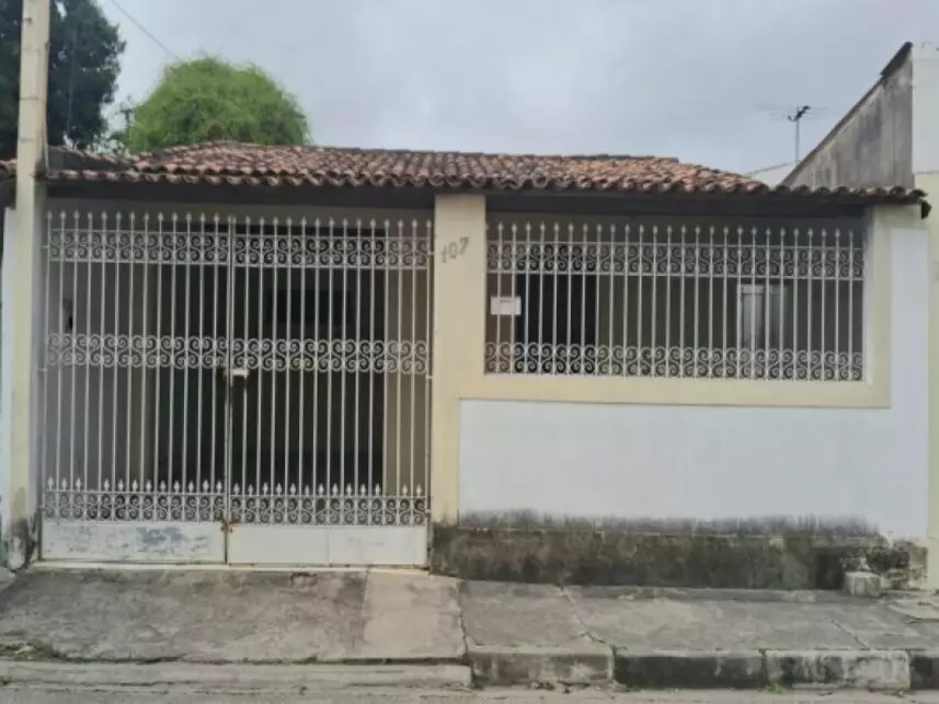 Casa à venda em leilão - leilão extrajudicial - Feira de Santana BA - lance mínimo R$ 110.299