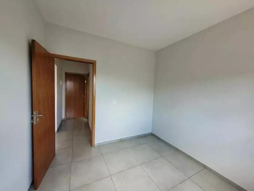 Casa à venda em leilão - leilão extrajudicial - Campo Mourão PR - lance mínimo R$ 137.560