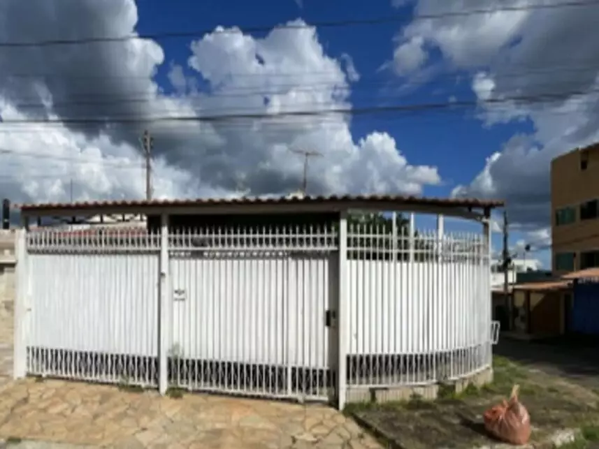 Casa à venda em leilão - leilão extrajudicial - Brasília DF - lance mínimo R$ 360.000
