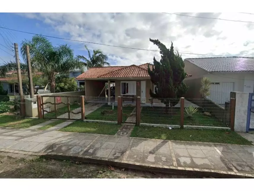 Casa à venda em leilão - leilão extrajudicial - Capão da Canoa RS - lance mínimo R$ 238.889