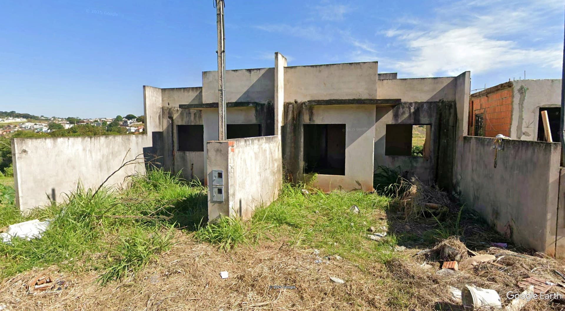 Imóvel c/ 360m² no Jardim Columbia C em Londrina/PR - leilão judicial - Londrina PR - lance mínimo R$ 110.000