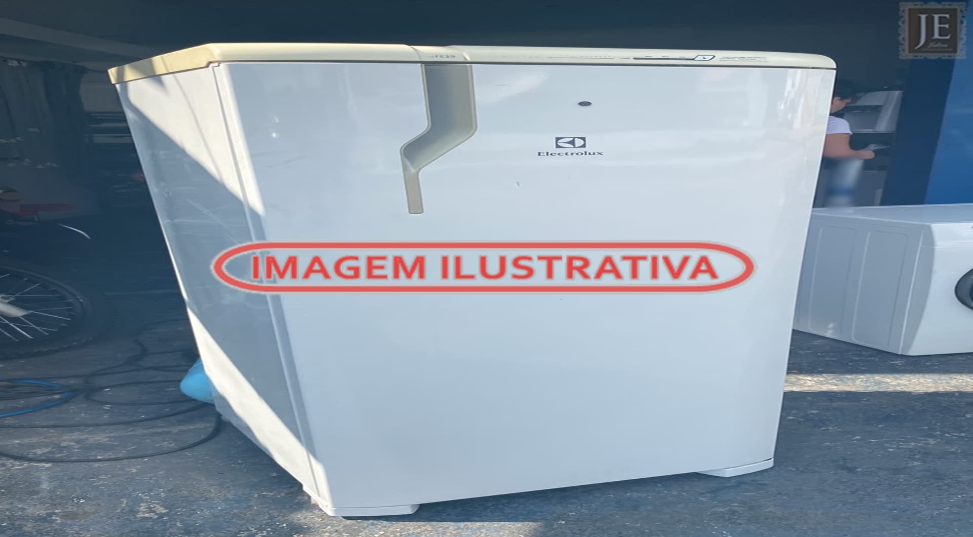 01 geladeira média Electrolux - leilão judicial - Não informado BR - lance mínimo R$ 450