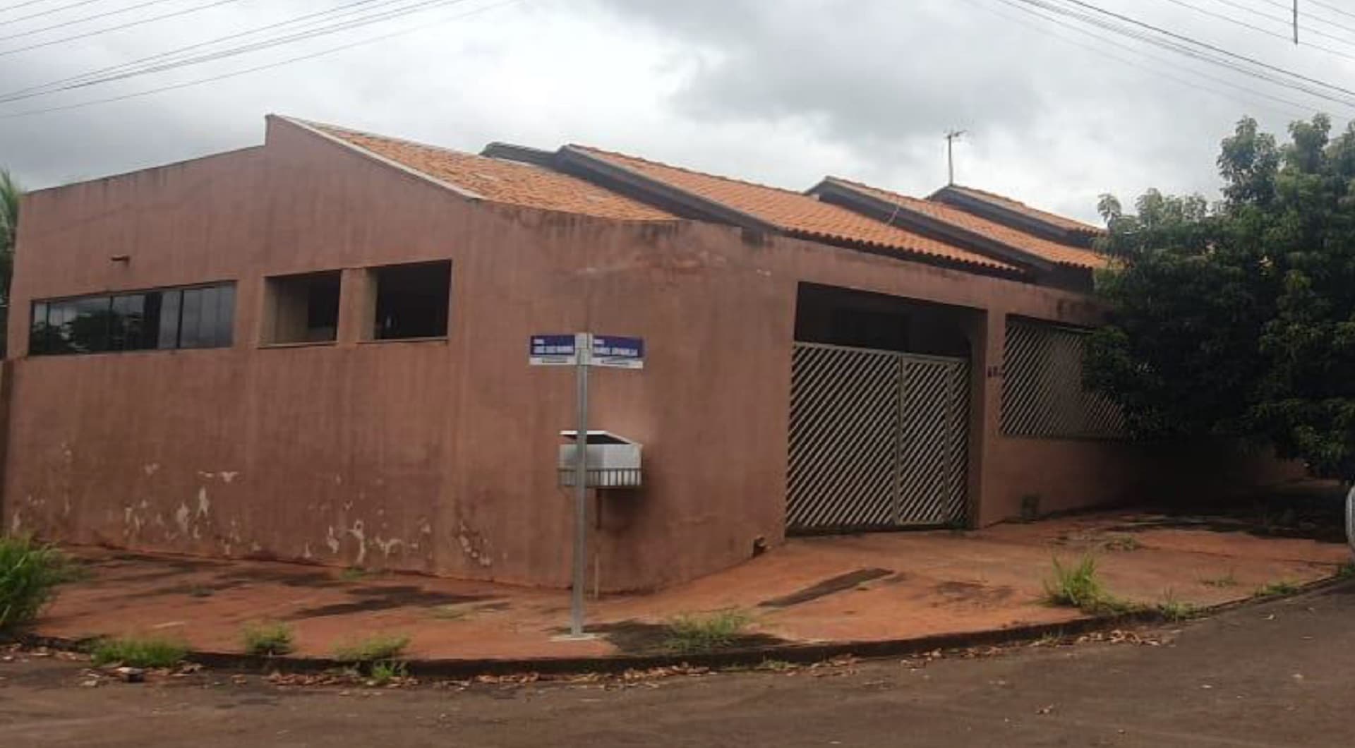 Imóvel c/ 148,27m² no Lot. Jardim Paraíso em Santa Mariana/PR - leilão judicial - Santa Mariana PR - lance mínimo R$ 225.000