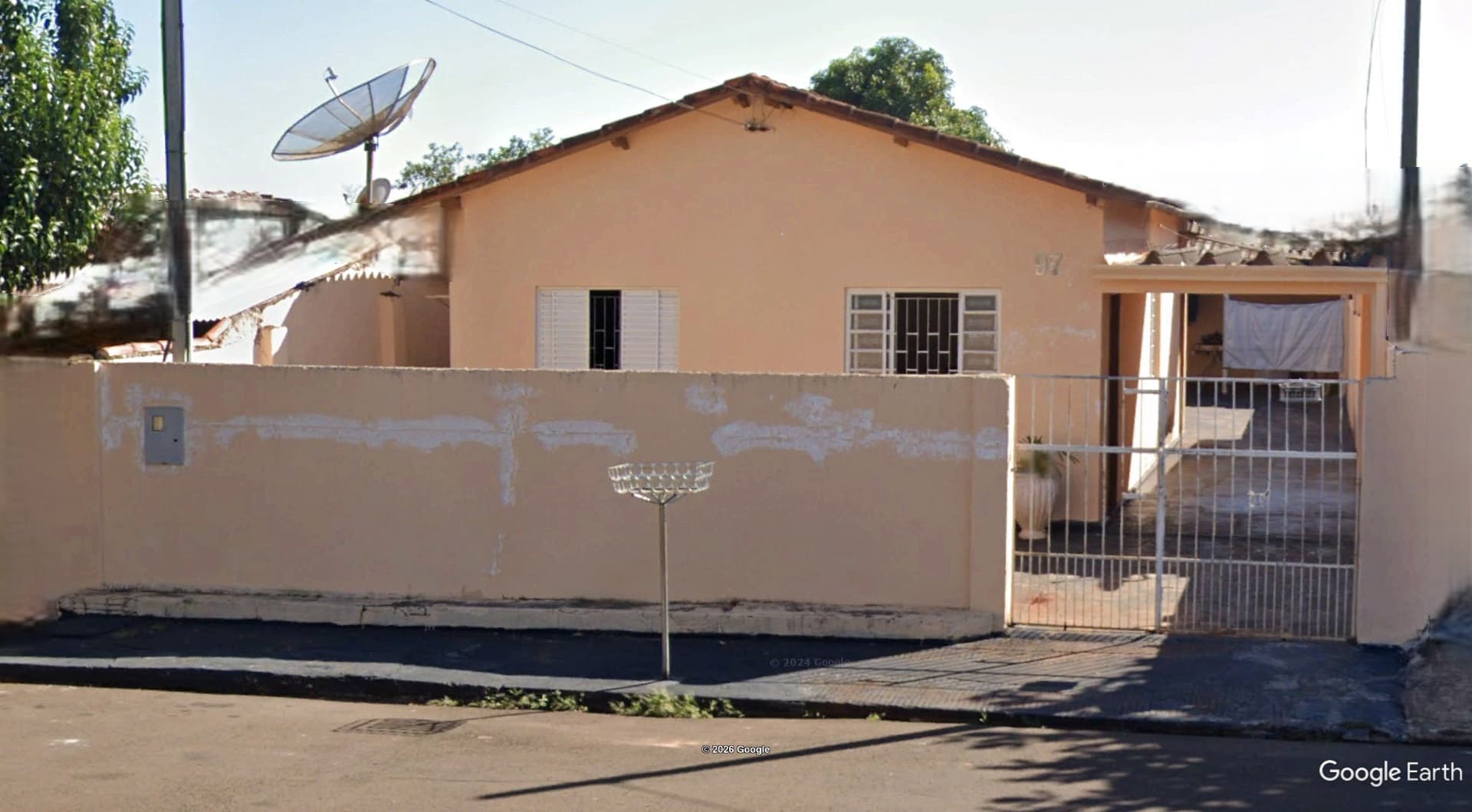 Direitos - Imóvel c/ 256m² em Bandeirantes/PR - leilão judicial - Bandeirantes PR - lance mínimo R$ 167.350