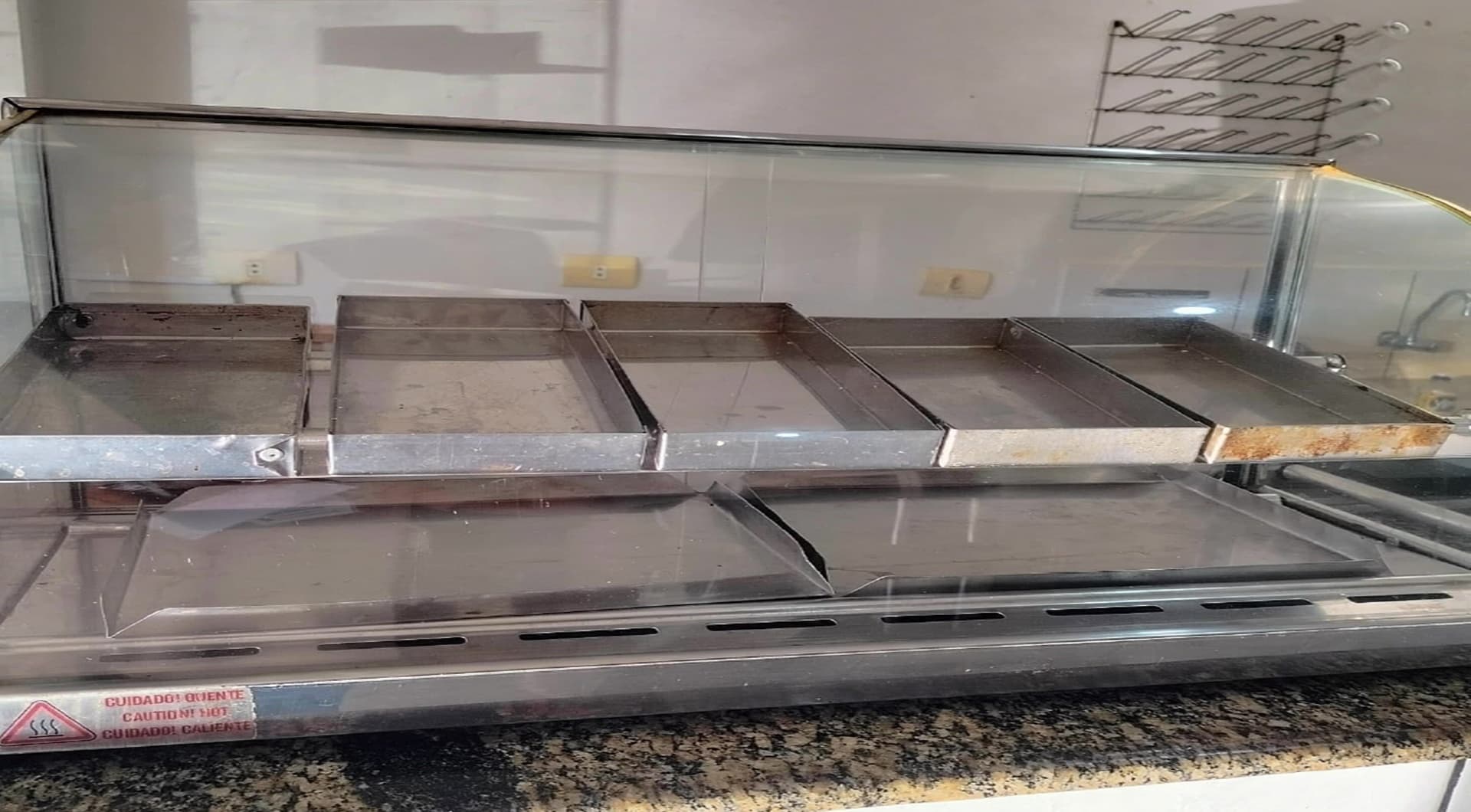 01 (uma) estufa de aquecimento de salgados - leilão judicial - Não informado BR - lance mínimo R$ 250