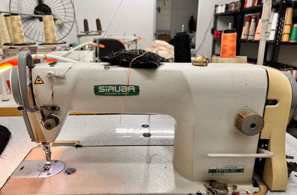 Uma máquina de costura reta, marca Siruba - leilão judicial - Não informado BR - lance mínimo R$ 650