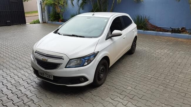 Chevrolet Onix 1.4 MT LT, ano 2013 - leilão judicial - Não informado BR - lance mínimo R$ 30.000