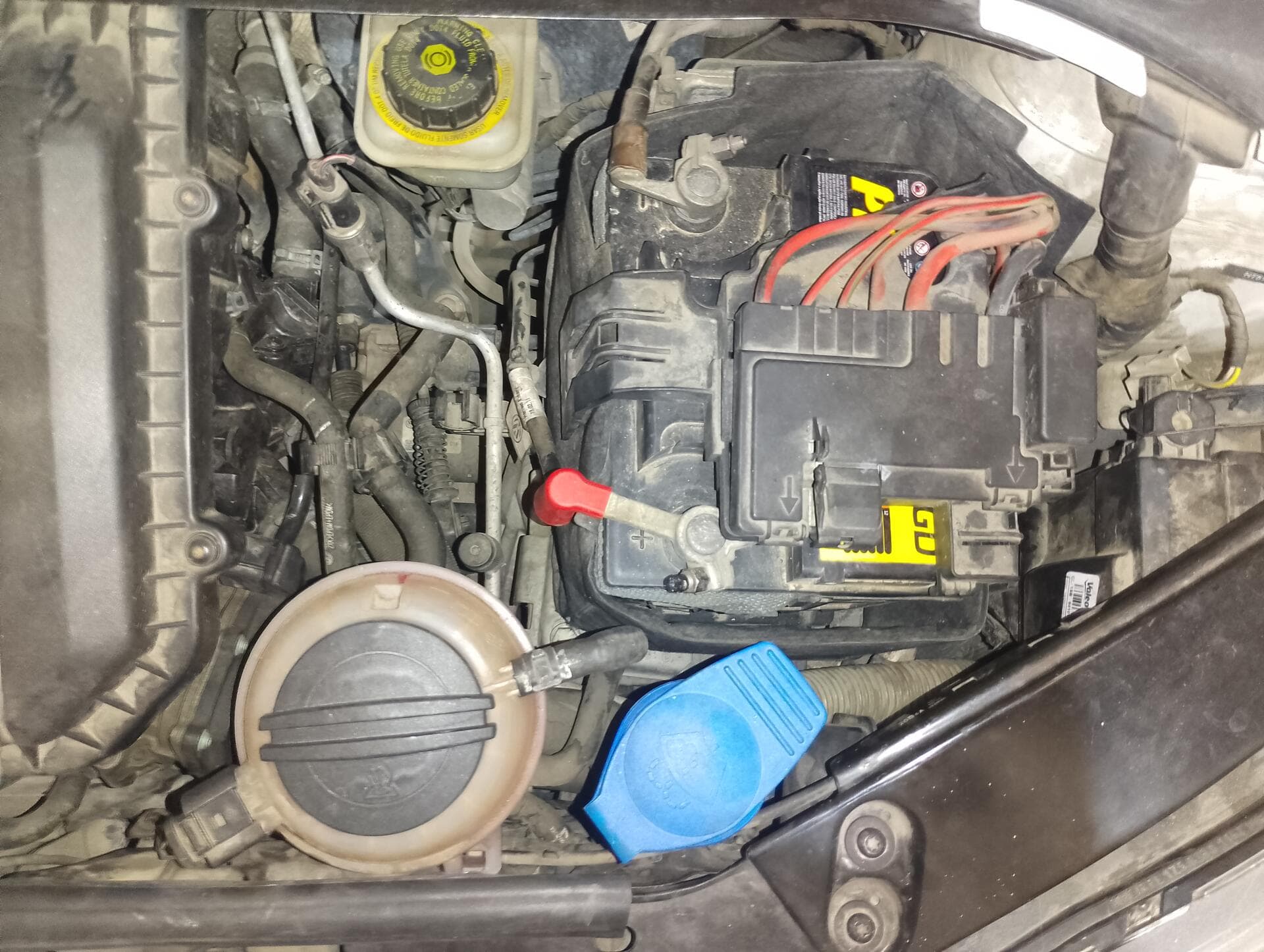 VOLKSWAGEN/UP RUN MCV - 2016/2017 | BICOMBUSTÍVEL - leilão extrajudicial - Bayeux PB - lance mínimo R$ 25.000