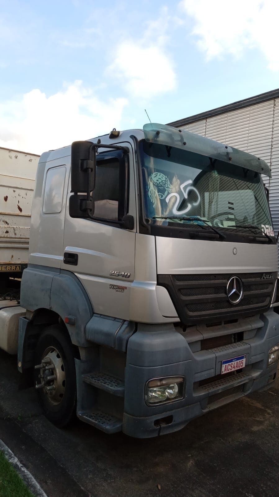 MERCEDES BENZ/AXOR 2540 S - 2007 - leilão extrajudicial - Bayeux PB - lance mínimo R$ 15.300