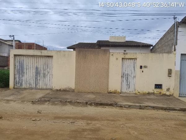 Um imóvel do tipo Casa, Localizado em RUA E, N. 50, LT 2, QD 7 VITORIA DA CONQUISTA-BA - leilão extrajudicial - Não informado PB - lance mínimo R$ 223.000