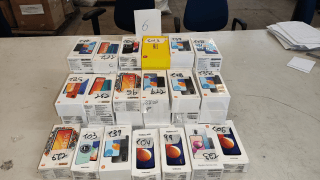 Lote 6 - (2X) Smartphone Xiaomi Redmi 9A Sport, Carbon Black, 32Gb, India; Imei 1 - 86838... - leilão extrajudicial - Não informado BR - lance mínimo R$ 120.000